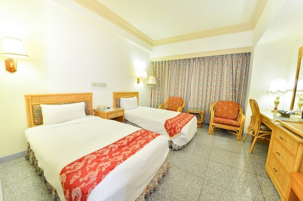 Dongpo Ti Lun Hotel Xinyi Екстер'єр фото