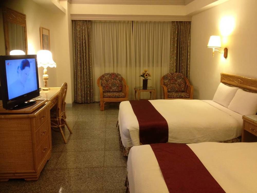 Dongpo Ti Lun Hotel Xinyi Екстер'єр фото
