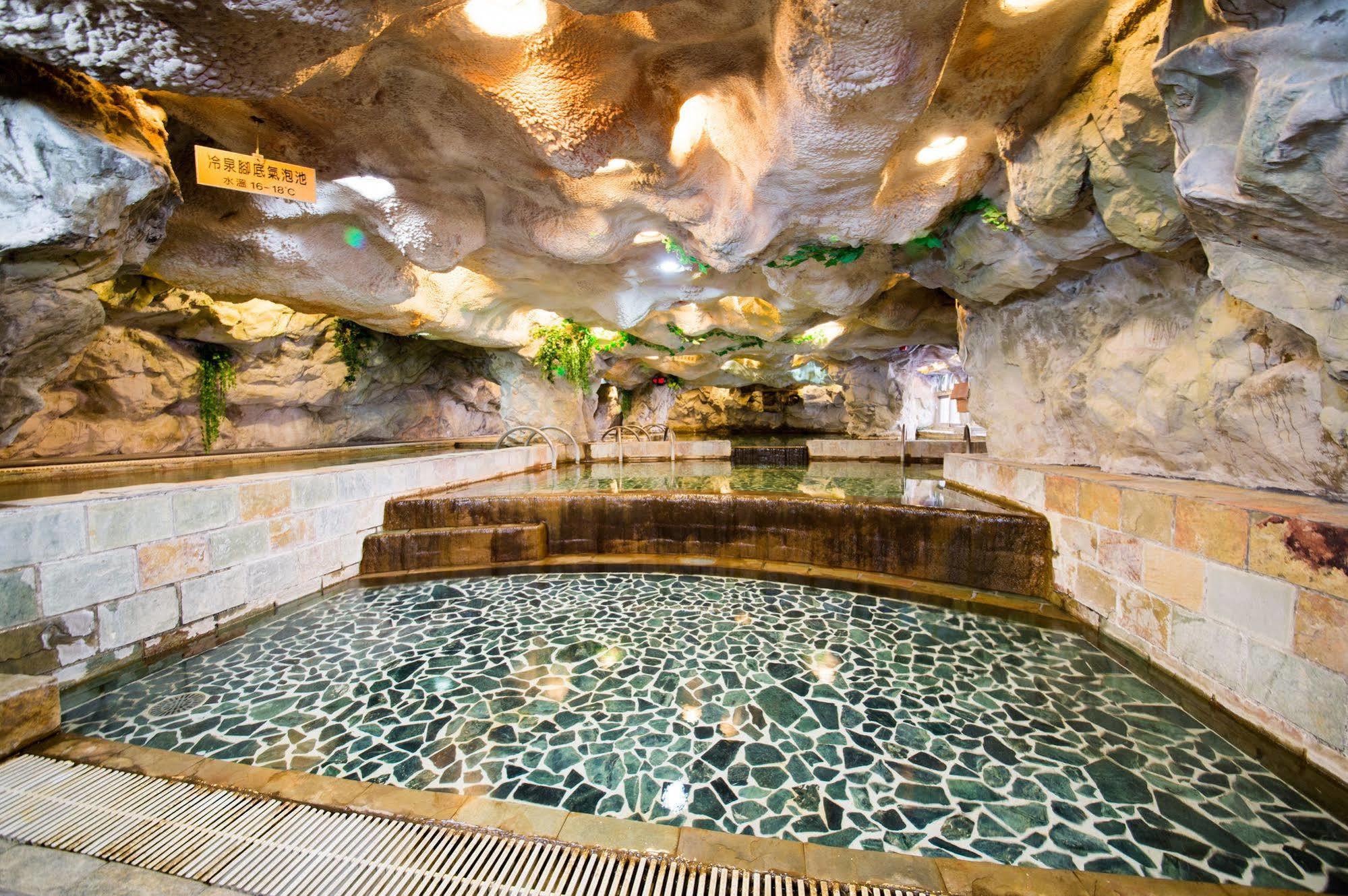 Dongpo Ti Lun Hotel Xinyi Екстер'єр фото