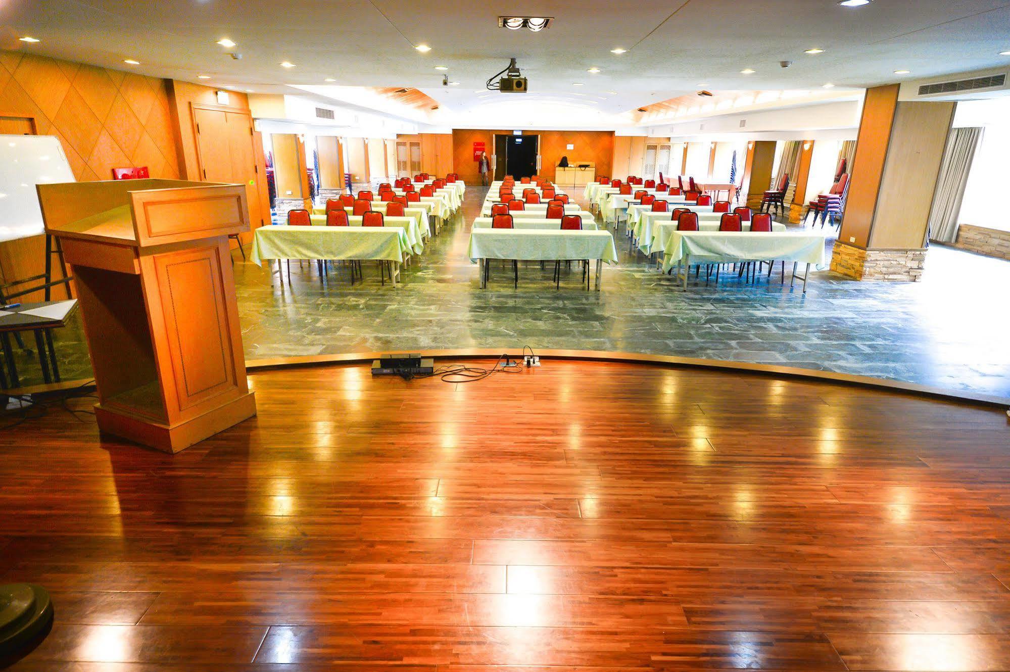 Dongpo Ti Lun Hotel Xinyi Екстер'єр фото
